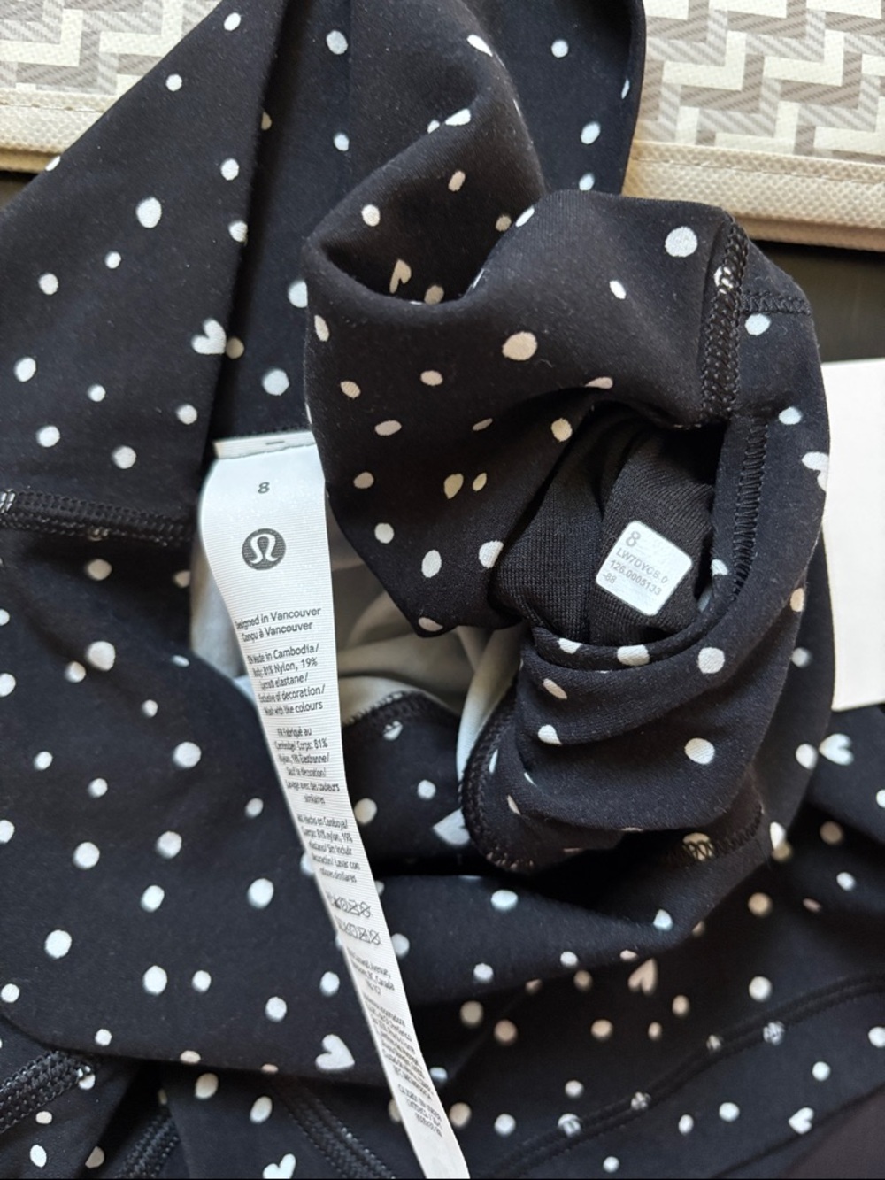 LULULEMON ALIGN NO LINE HR SHORTS 4β in HEART SCATTER DOT BLACK AND WHITE NWT - Picture 9 of 13